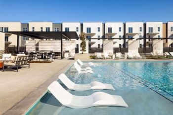 Relaxing pool