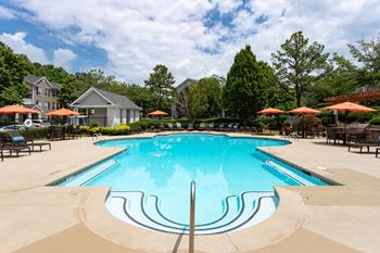 Steps into pool