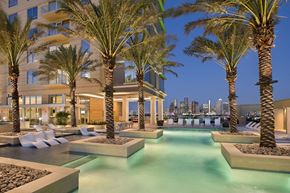 Houston apartment for rent - Luxurious 75' lap pool with sun lounge, at The Sovereign at Regent Square, TX