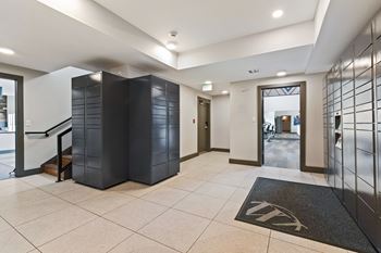 24/7 Smart parcel lockers