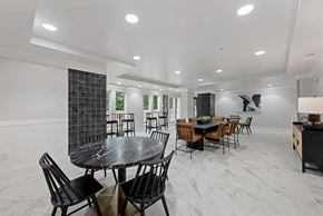 Atlanta apartment for rent - Another angle of the clubhouse, the tables are closer now and there is a marble floor.