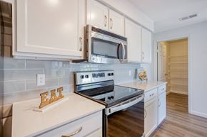 Dallas apartment for rent - Modern kitchens with stainless steel appliances