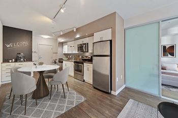 Kitchen islands or breakfast bar*
