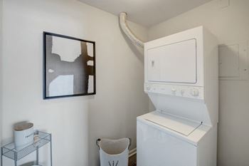 Laundry room at windsor kingstowne in alexandria va