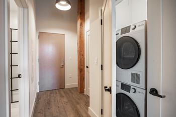 Stacked washer/dryer
