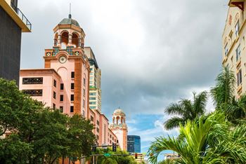 Enjoy a variety of dining, shopping, and entertainment options in downtown st. Petersburg, with attractions like central ave., Straub park, and waterfront trails just steps away