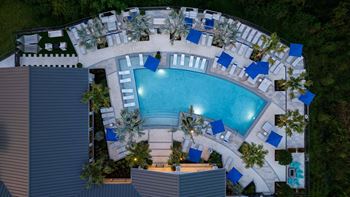 Resort-style pool with sun shelf