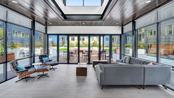 Outdoor courtyard with jewelbox for private parties