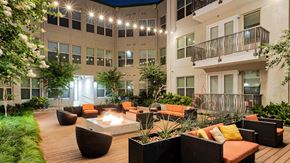 Dallas apartment for rent - Outdoor Firepit and Lounge at Windsor West Lemmon