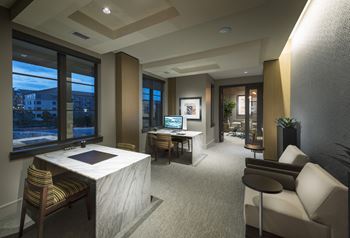 E-lounge with high speed internet