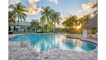 Swimming pool with sparkling water