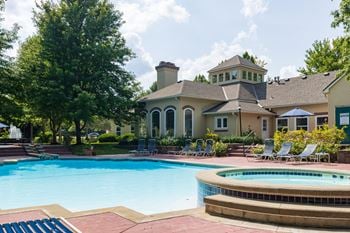 Enclave at town center - relaxing poolside escape