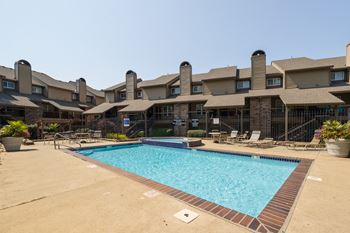 Foxfire apartments - refreshing poolside escape