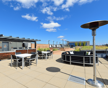 360 Skydeck rooftop deck with bbq grills