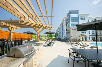 Outdoor grilling pavilion