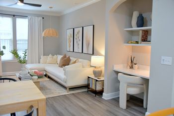 Built-in working desk*