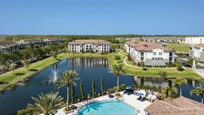 Windermere apartment for rent - an aerial view of the resort style pool and community
