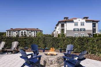 Outdoor firepit