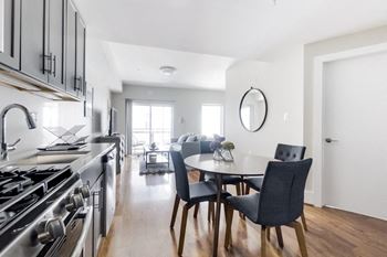 Modern chef kitchen with quartz countertops