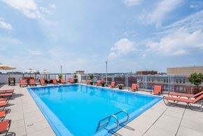 Washington apartment for rent - pool deck at Windsor House