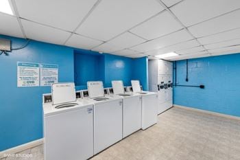 Laundry facilities on-site