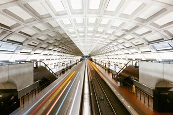 Close to metro bus & metrorail