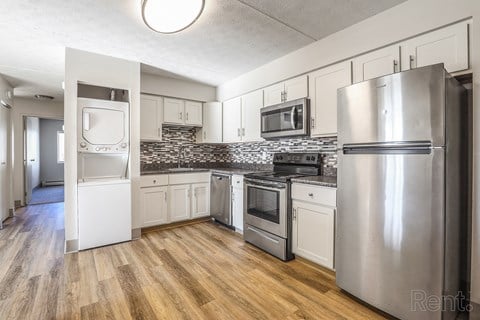 Floor plan for 2 beds, 1 bath, 950 sqft