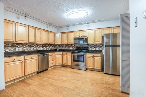 Floor plan for 2 beds, 1 bath, 900 sqft