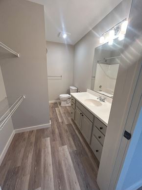 Quechee apartment for rent - Spacious Bathrooms With Accessible Closet at Briarcliff at Quechee, Quechee, VT