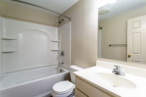 Cape Elizabeth apartment for rent - Bathroom With Bathtub at Summit Terrace at Woodland, Cape Elizabeth, ME, Maine