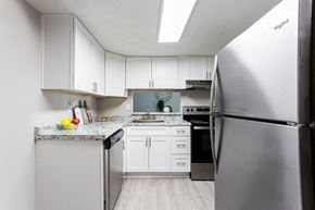 Austell apartment for rent - Fully Equipped Kitchen at The Cobb Apartments-Townhomes, Austell, Georgia