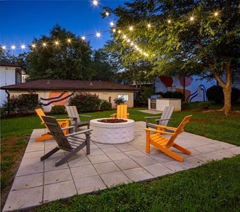 Outdoor firepit patio
