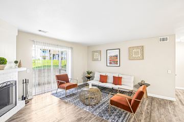 Shawnee Mission apartment for rent - Summit Shawnee