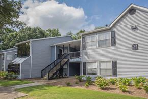 Roswell apartment for rent - Exterior building at Enclave at Roswell, Georgia