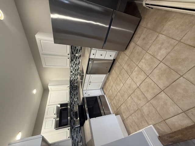 Floor plan for 2 beds, 1 bath, 1150 sqft
