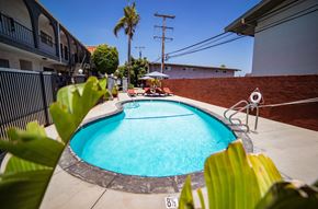 Camarillo apartment for rent - this is a photo of the pool area at Capistrano Apartments.