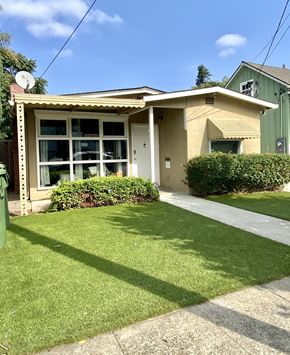 Santa Clara apartment for rent - a house with a lawn in front of it
