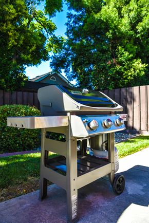 San Jose apartment for rent - a bbq grill in a backyard