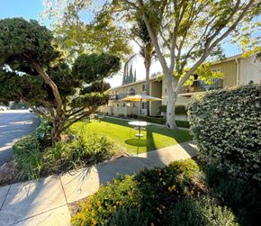 Campbell apartment for rent - Outdoor courtyard space rodesse Property Group Rose Court Apartments 230 Rose CourtCampbell, CA 95008