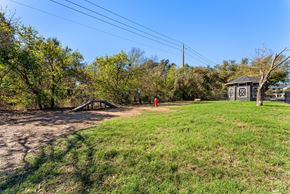 Austin apartment for rent - Green Landscape at Preserve at Rolling Oaks, Austin, TX