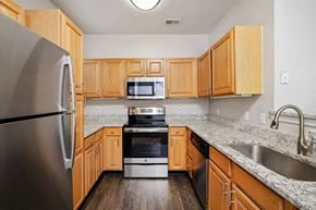 Overland Park apartment for rent - Kitchen full area at Cambridge Square, Overland Park, 66211