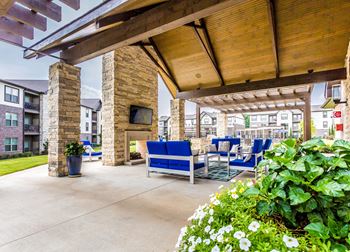 Independent patio