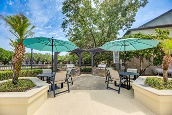 Outdoor kitchens with four gas grills