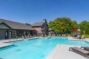 Relaxing pool