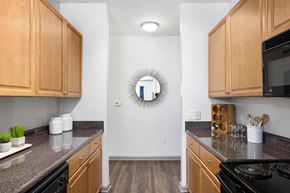 Chattanooga apartment for rent - kitchen with wooden cabinets at The Shallowford Apartments, Chattanooga Tennessee