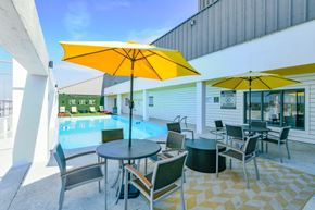 Memphis apartment for rent - Poolside Dining Tables at Iris Luxury Apartments, Memphis, 38105