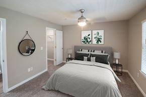 Lawrenceville apartment for rent - Beautiful Bright Bedroom at Sugarloaf Crossing Apartments, Lawrenceville