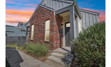 Mckinney townhouse for rent - Elevate at Skyline Townhomes