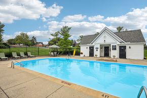Centerville apartment for rent - A pool with a 4 feet depth marking.