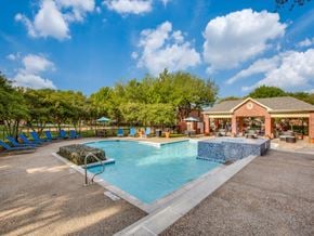 Plano apartment for rent - Resort Pool with Sun Deck